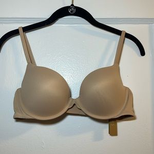 Skims NWT Fits Everybody T-Shirt Underwire Push Up Bra. 34C